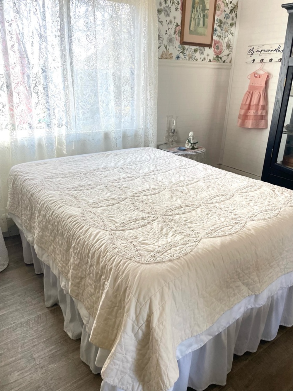 Vintage Quilt w Crocheted Wedding Ring Pattern Ecru Cotton Hand Quilted Full Sz